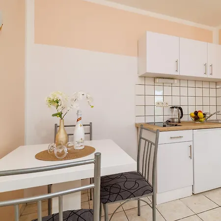 Bella Adria Apartmani Dramalj Exterior foto